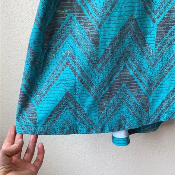 Bloom Gray Patterned Yoga Tank Top Medium - Picture 3 of 6